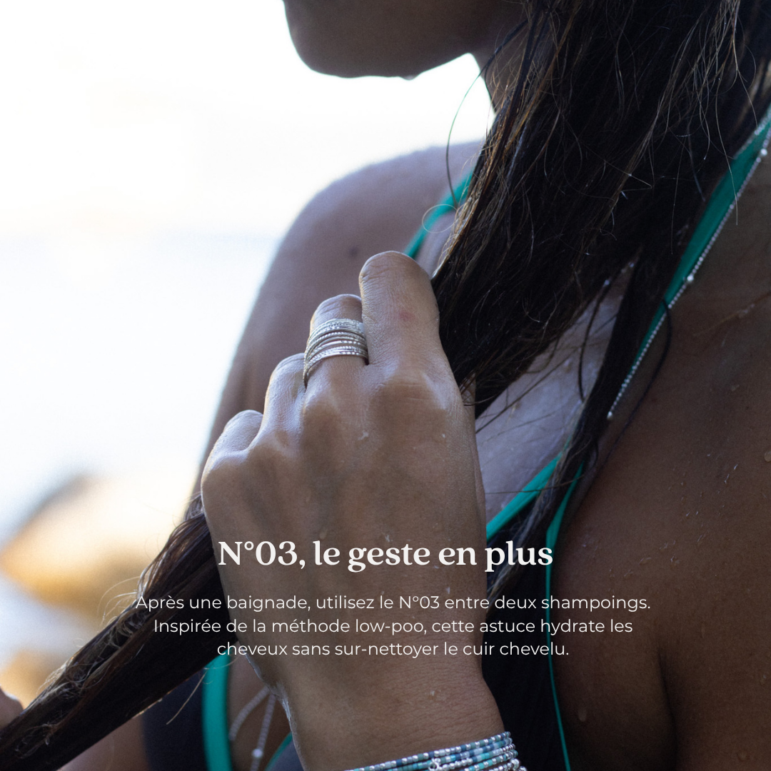 Conseil d’utilisation de N°03 DÉMÊLE pour les cheveux après une baignade.