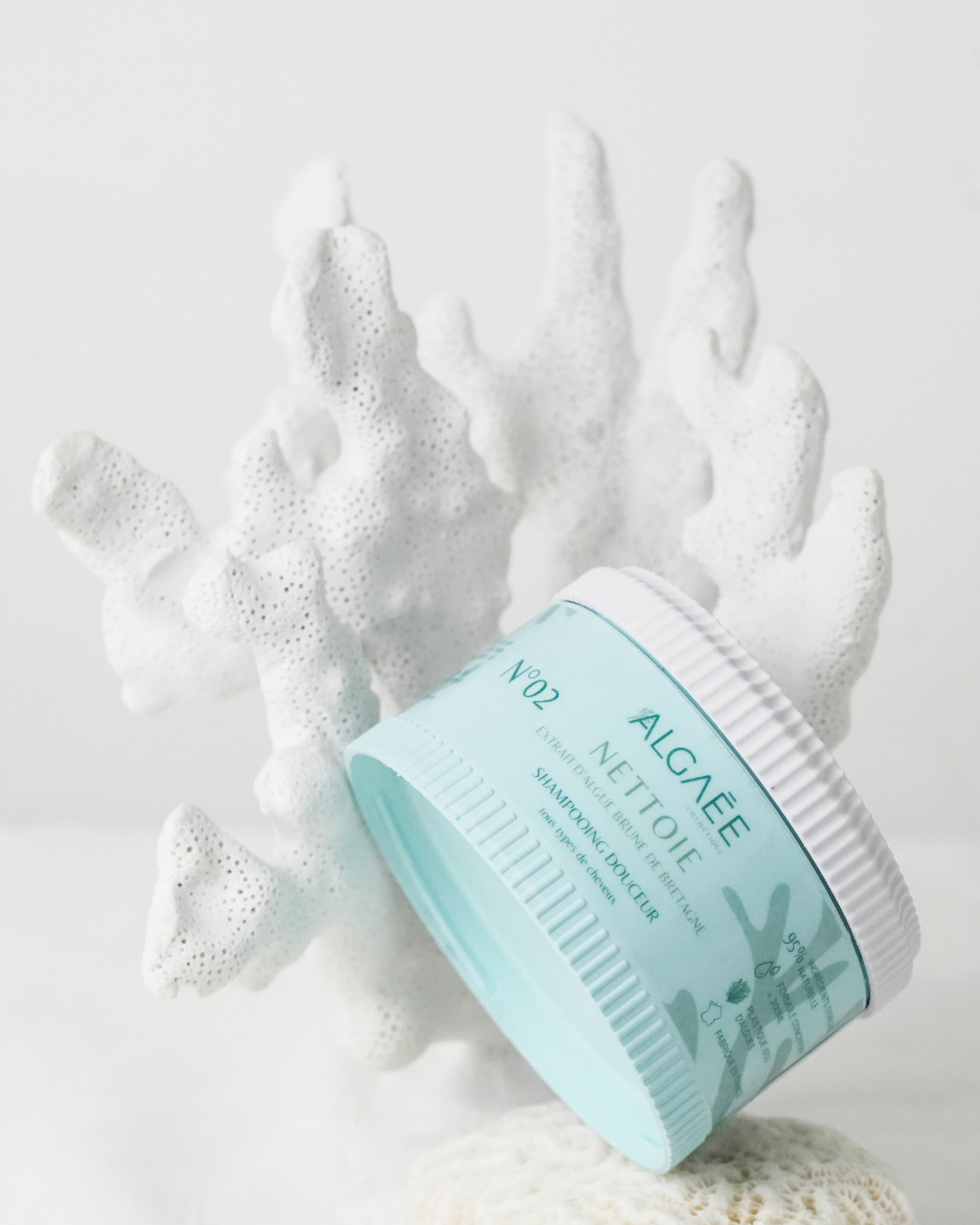 shampooing naturel aux algues algaée pour nettoyer et adoucir les cheveux sans silicone et sans sulfate. Aux propriétés : hydratante, régénérante, nourrissante, démêlante, anti-frisottis, contrôle du volume et définition des boucles