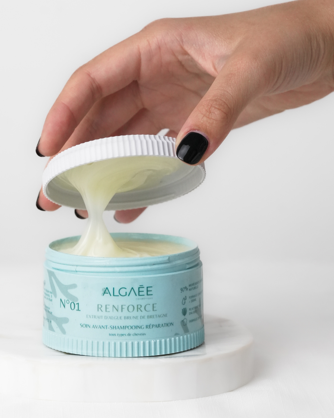 soin avant shampooing naturel concentré ALGAÉE réparation aux algues pour renforcer les cheveux sans sulfates et sans silicones. Aux propriétés : hydratante, régénérante, nourrissante, démêlante, anti-frisottis, contrôle du volume et définition des boucles